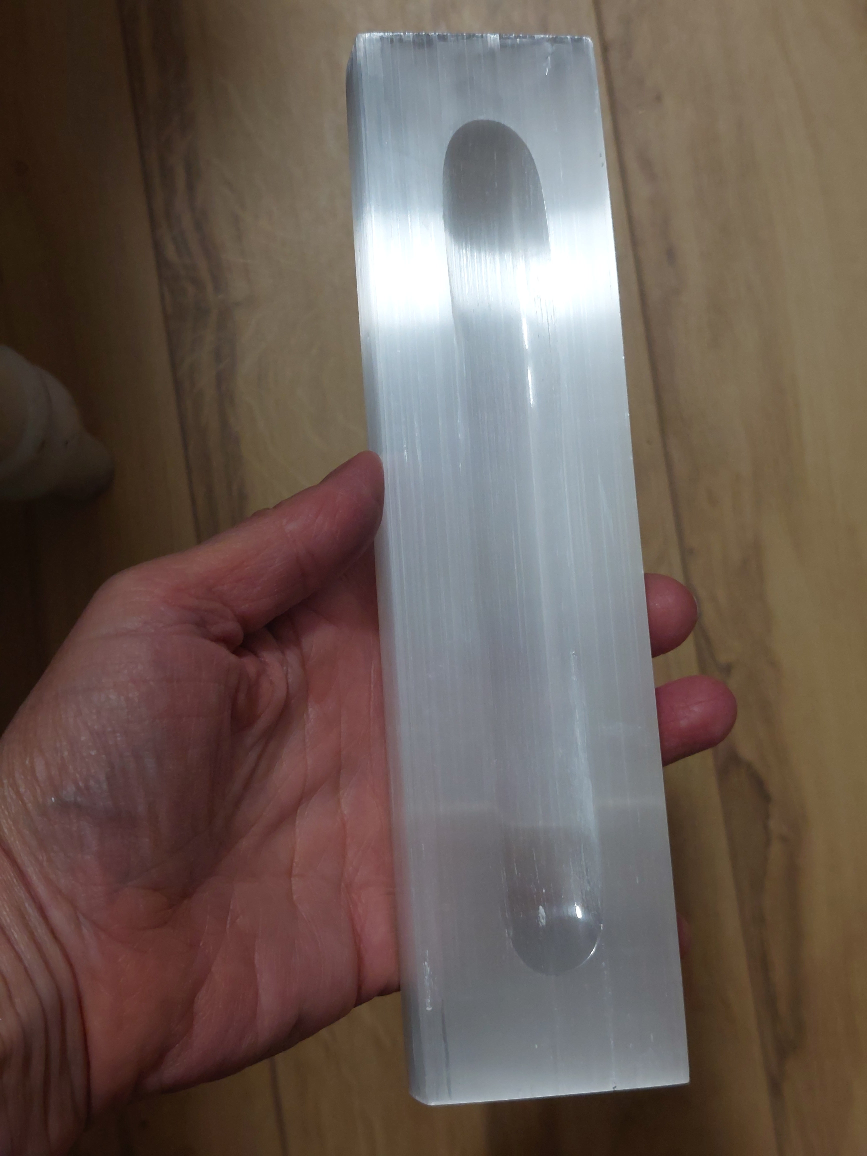 Selenite Charging Plate with Groove