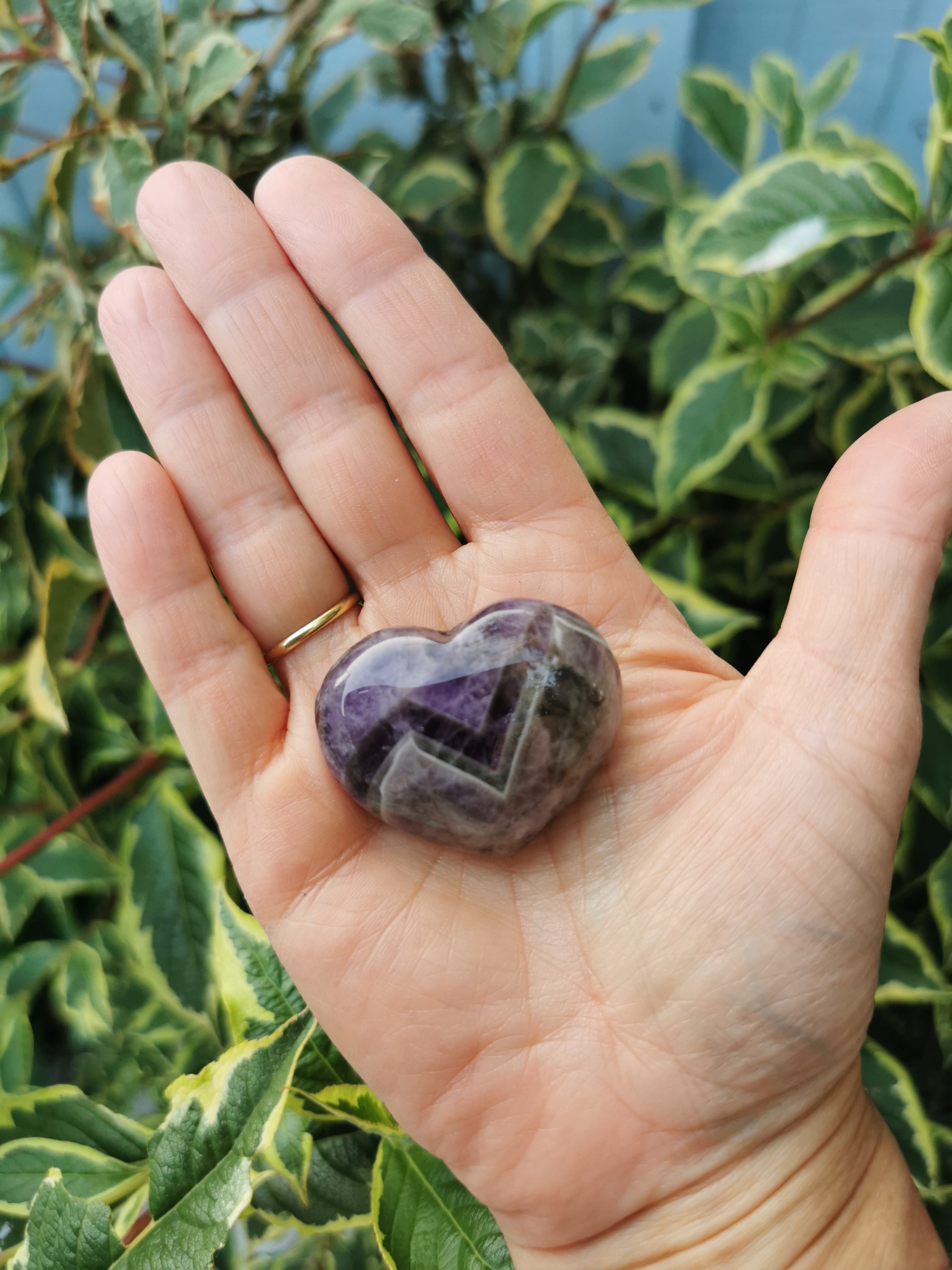 Chevron Amethyst Heart- 4.3cm (width)
