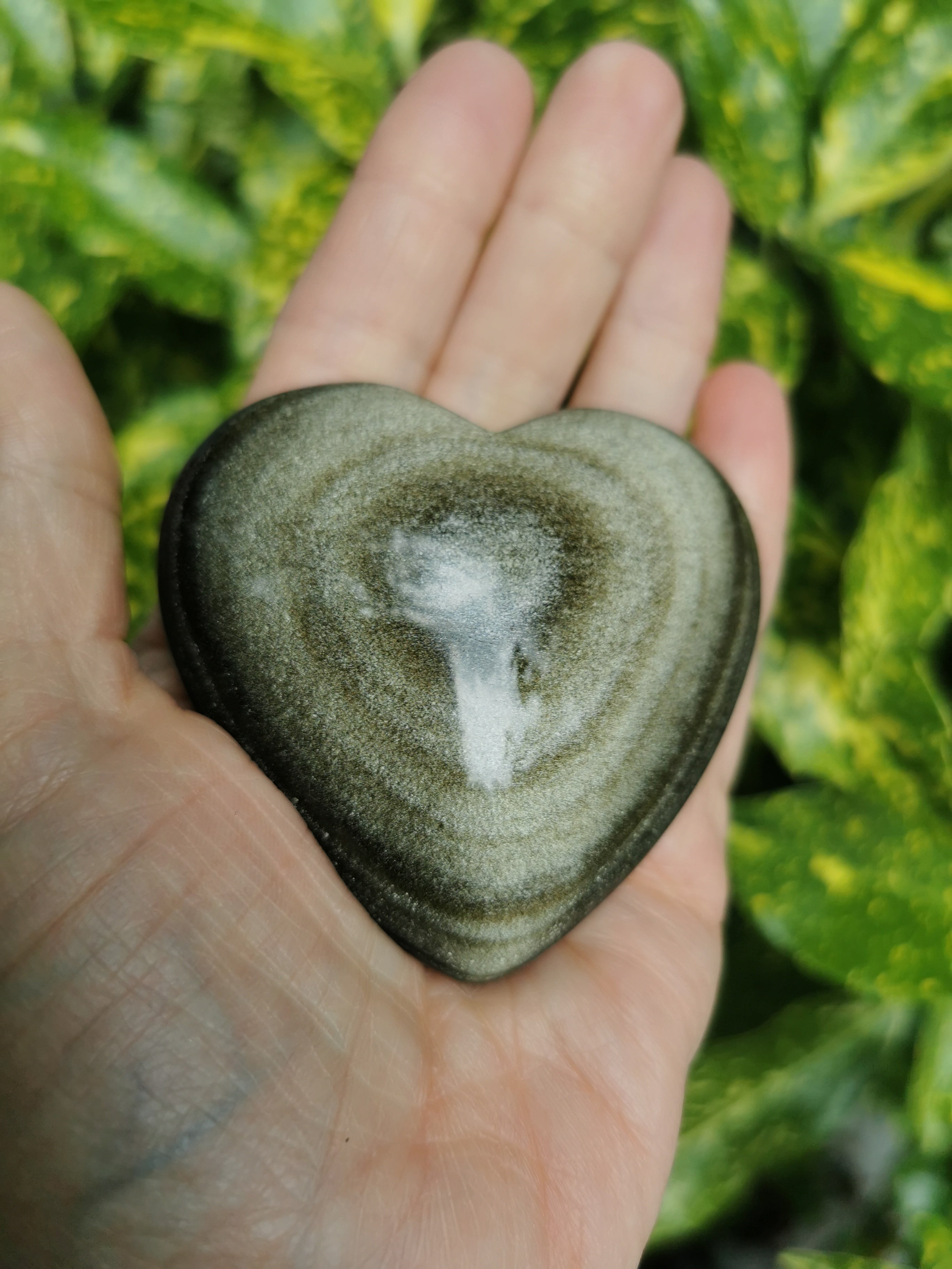 Sheen Obsidian Heart - 6.7cm (width)