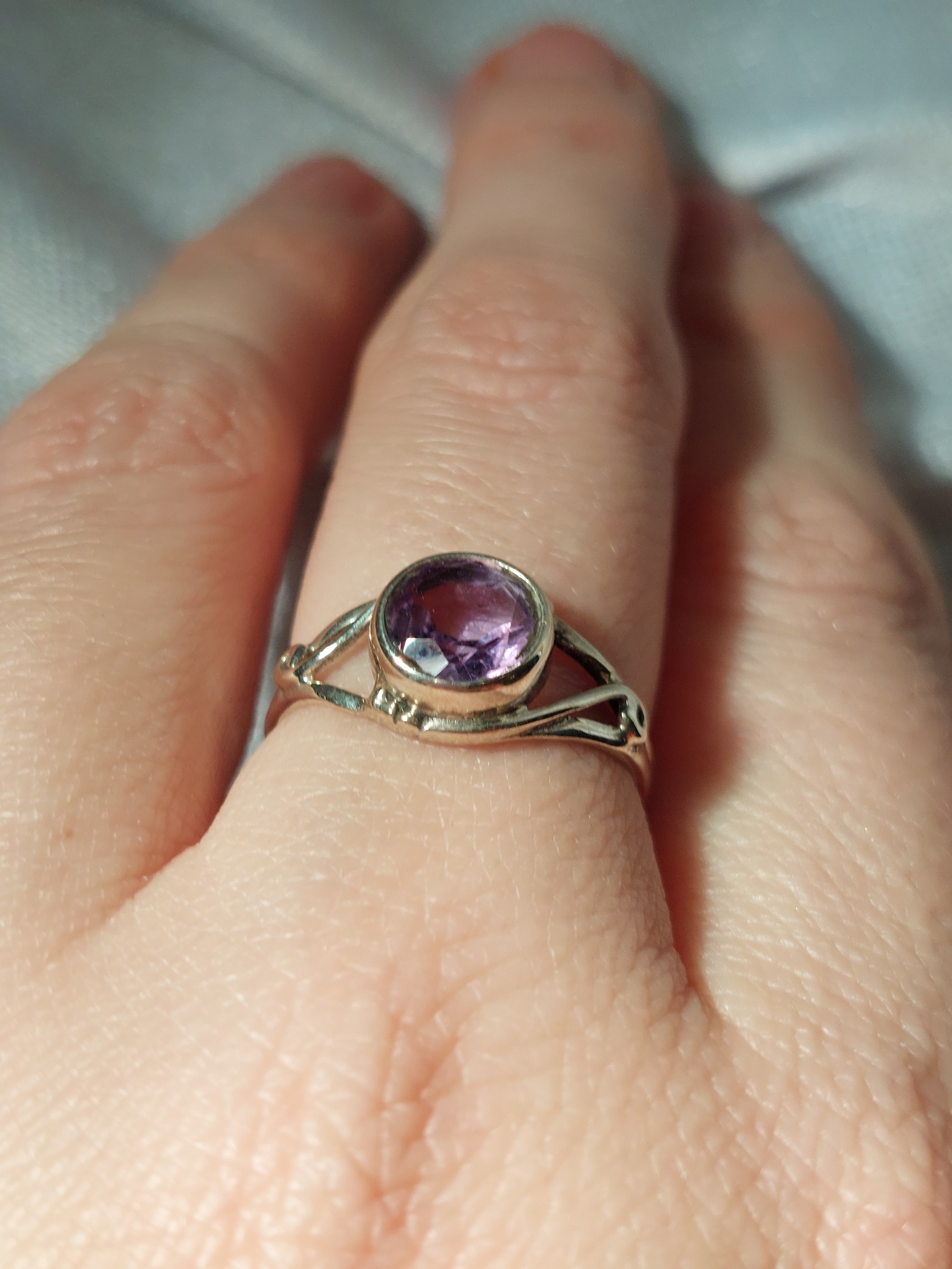 Circular Amethyst on Swirl Band Ring - Size 7 - 925 Sterling Silver
