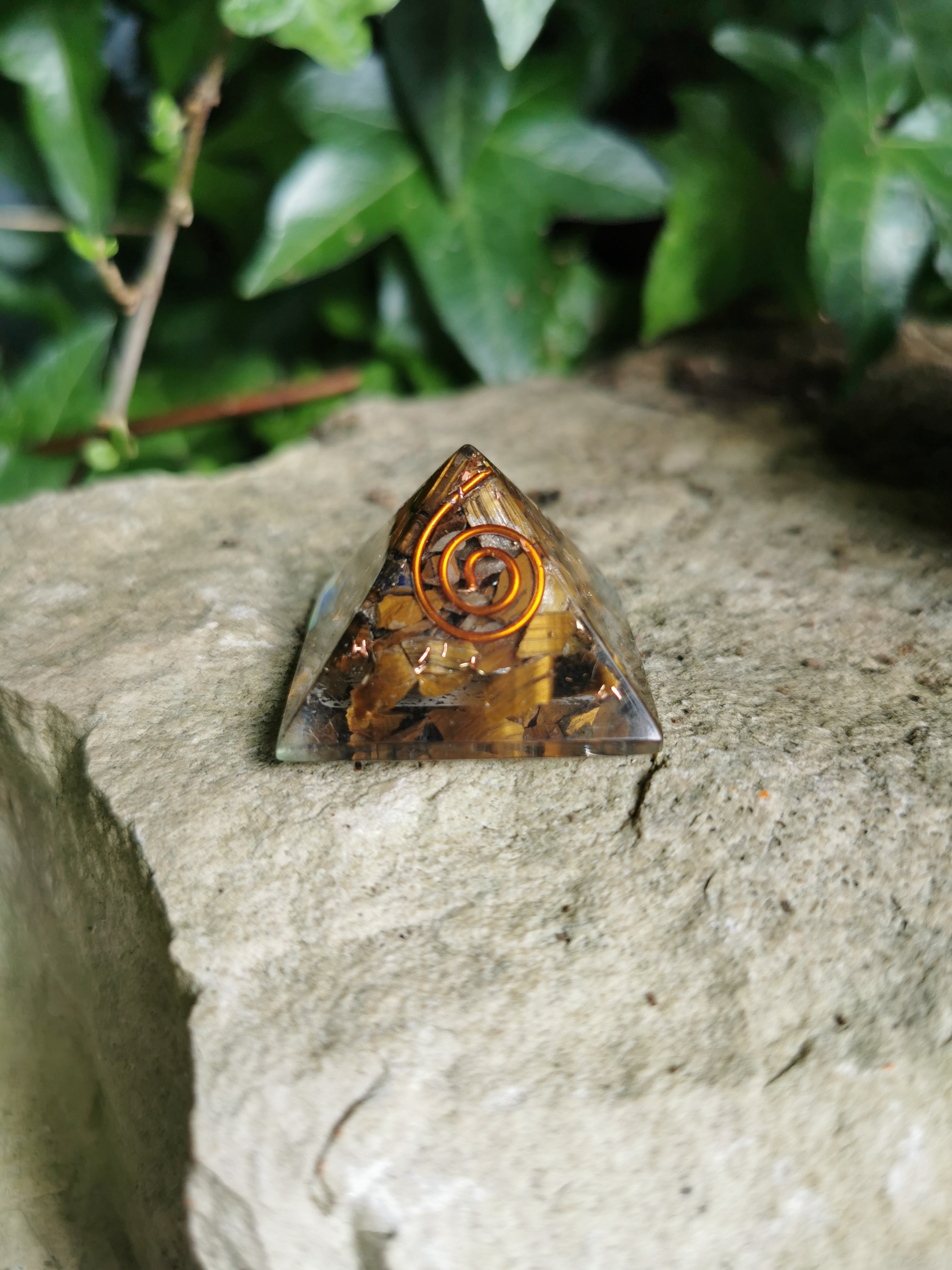 Orgonite Pyramid with Tiger Eye - 3cm