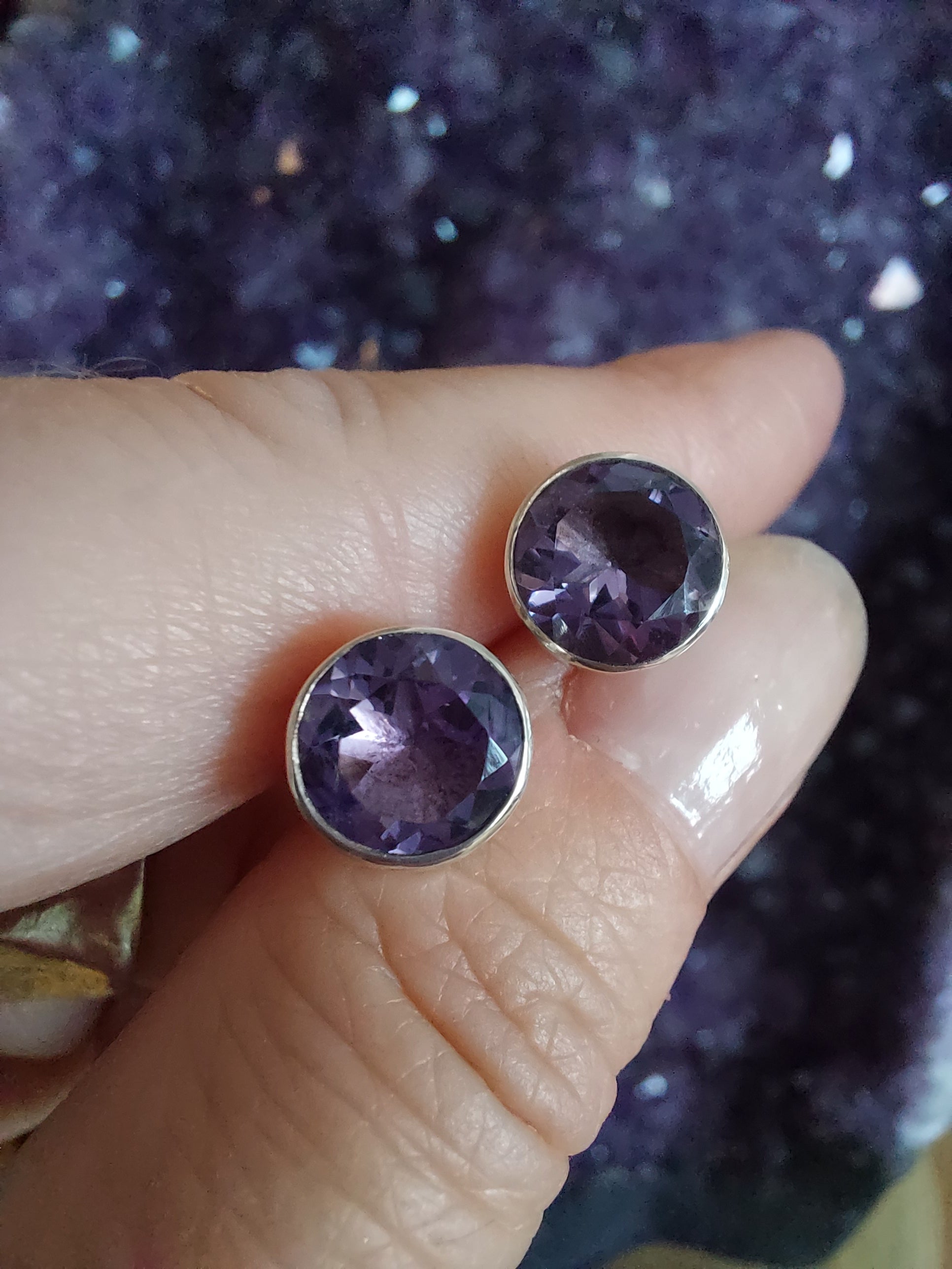 Amethyst Round Faceted Stud Earrings - 0.9cm - 925 Sterling Silver