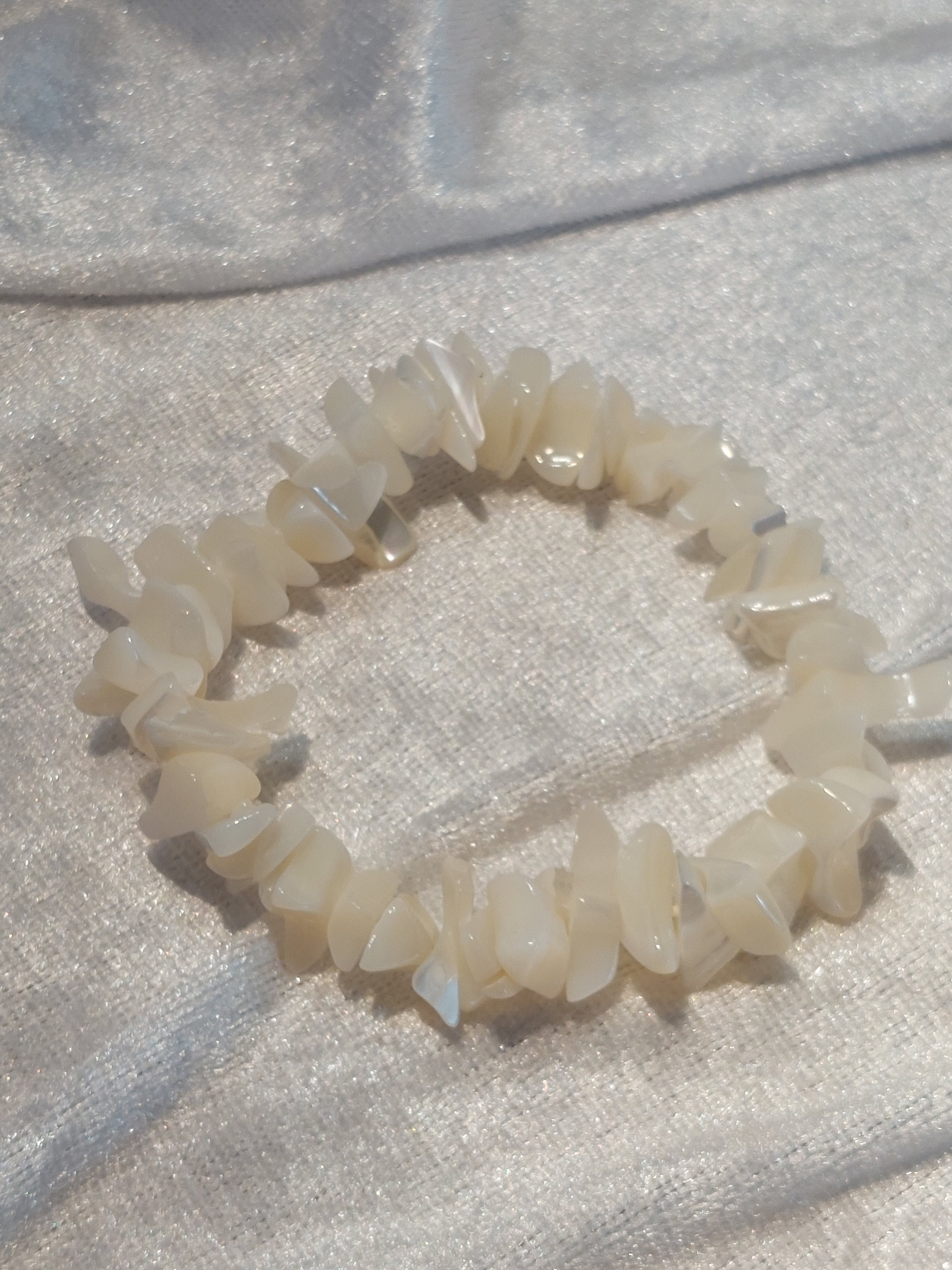 Mother of Pearl Chip Bead Bracelet