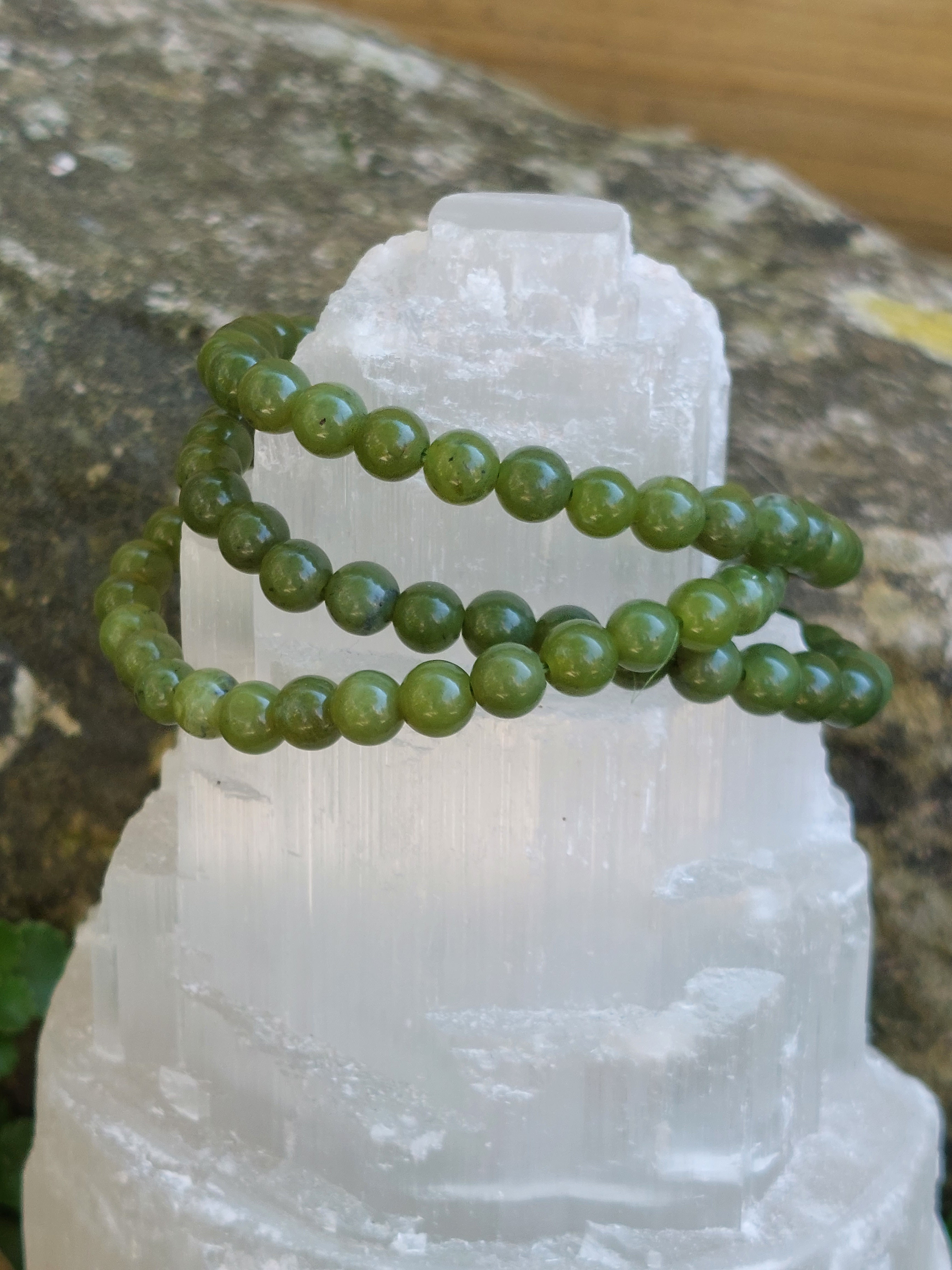 Jade Polished Bead Bracelet - 6mm Bead