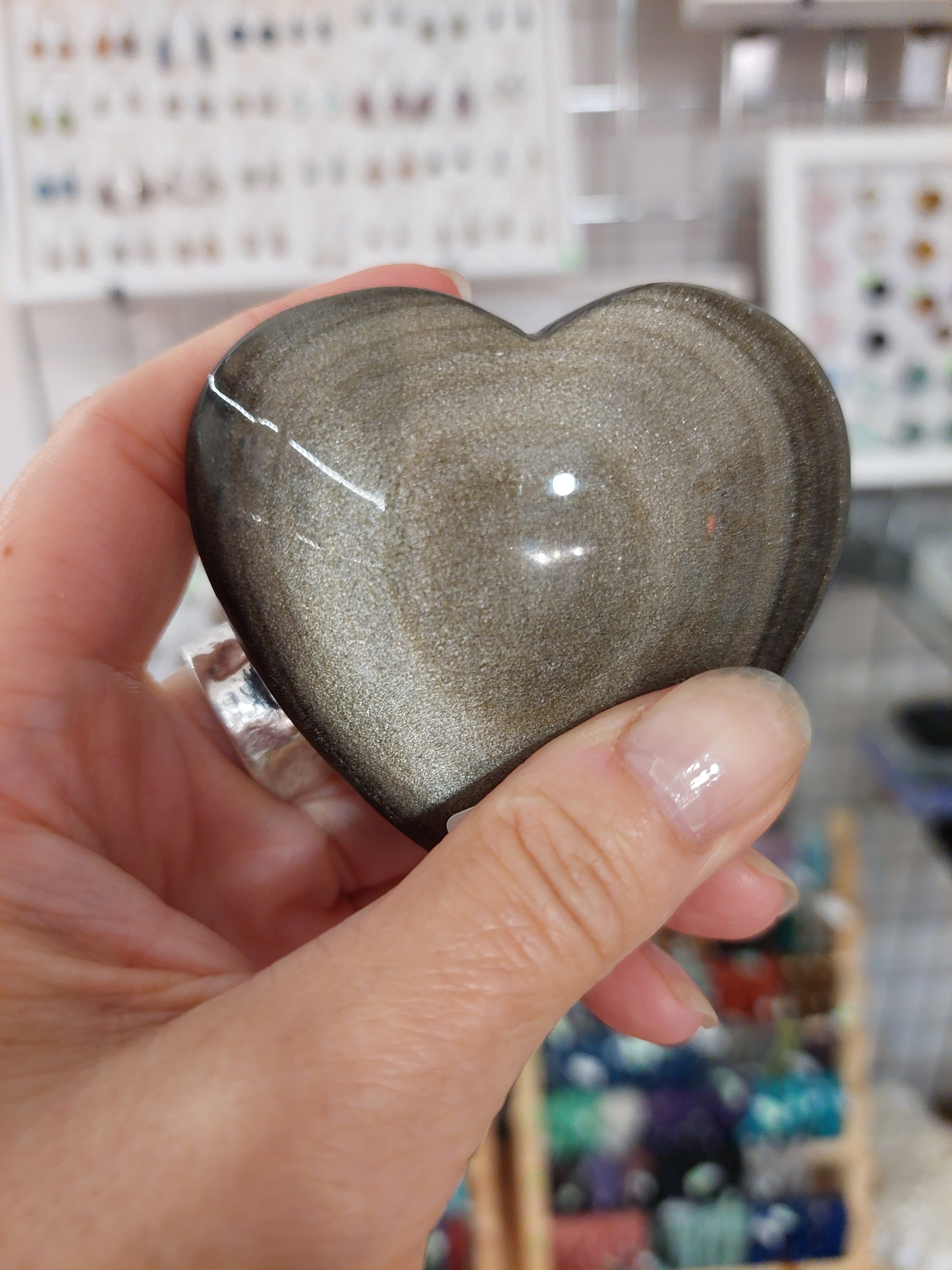 Sheen Obsidian Heart - 6.7cm (width)