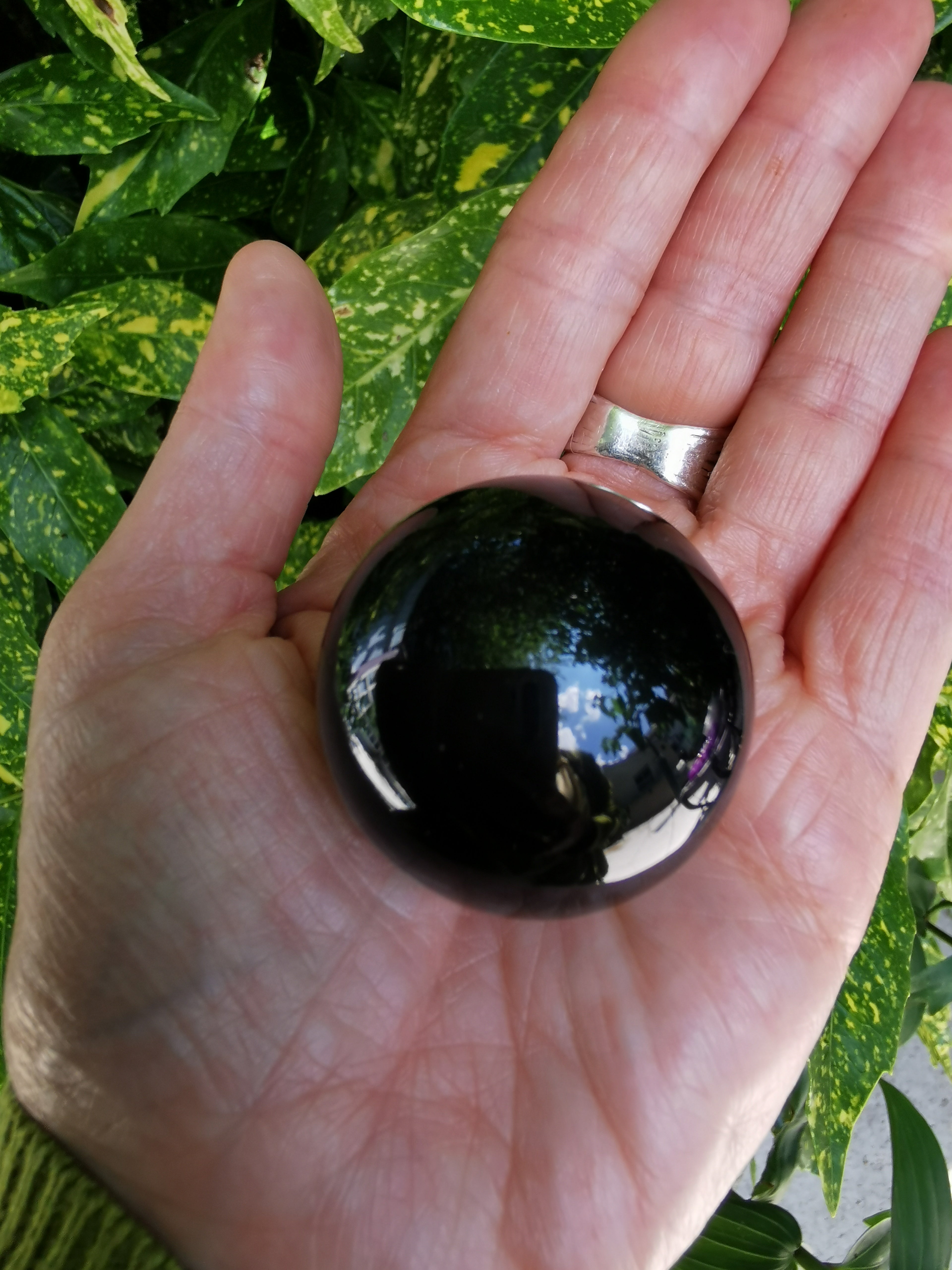 Obsidian Sphere - 4cm (diameter)